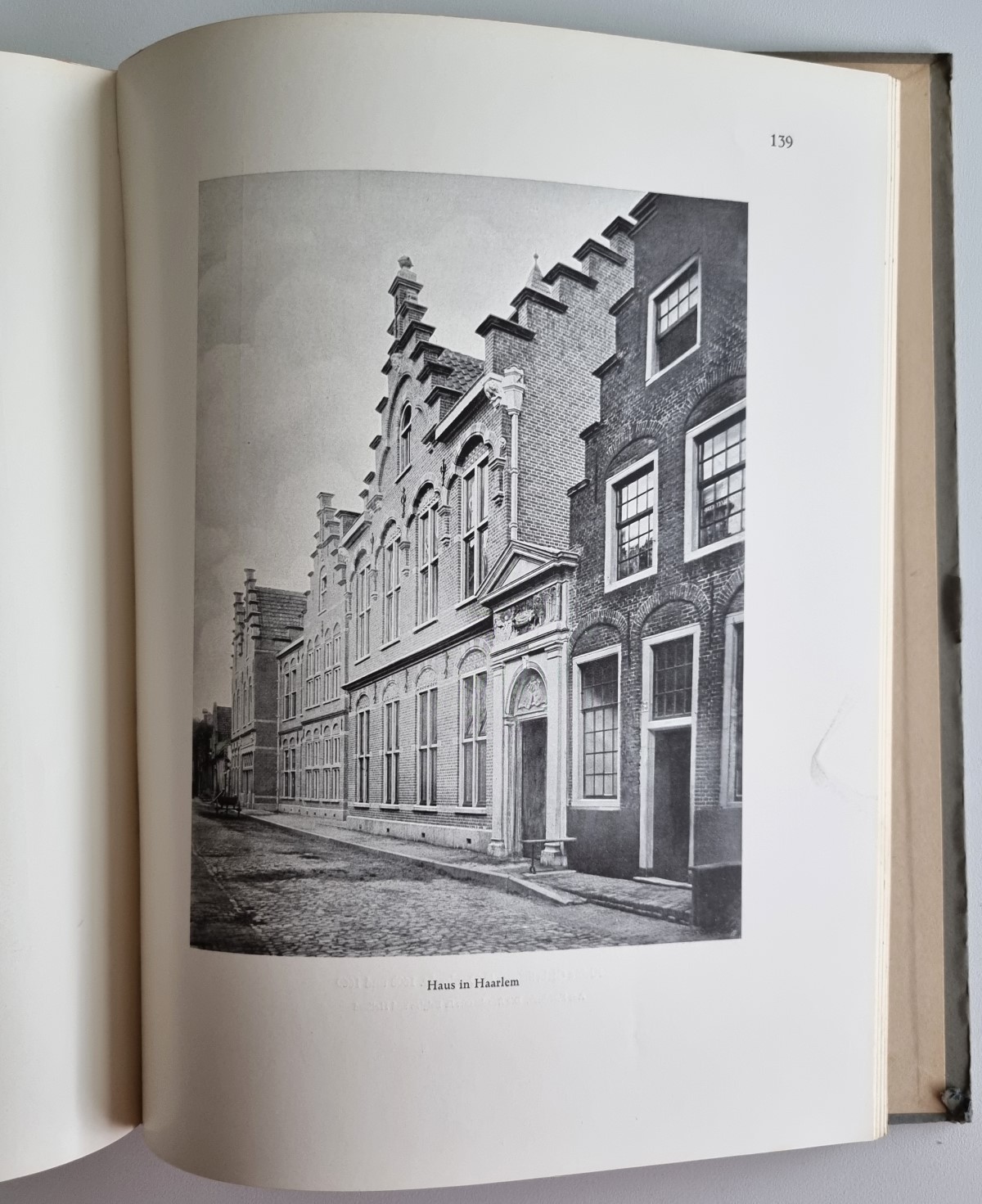 Architektur und Kunstgewerbe in Alt-Holland, Bildteil Seite 139, Haus in Harlem