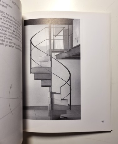 Stahltreppen - Konstruktion, Gestalt, Beispiele - Buchseite 69 mit SW-Abbildung einer Wendeltreppe