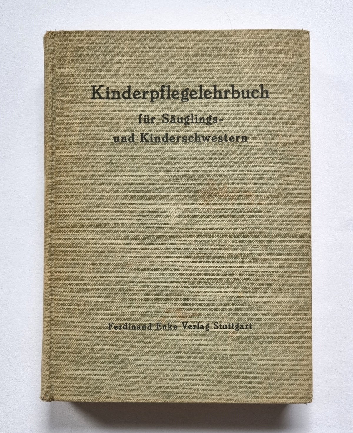 Kinderpflegelehrbuch für Säuglings- und Kinderschwestern, 1951, Buchdeckel