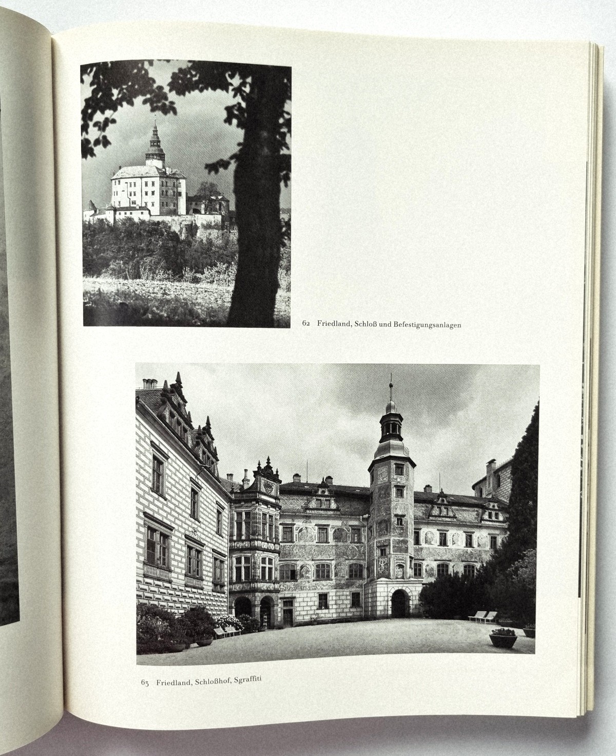 Buch Renaissance in Böhmen, Ansicht Bildseite Gebäudebilder 62 und 63