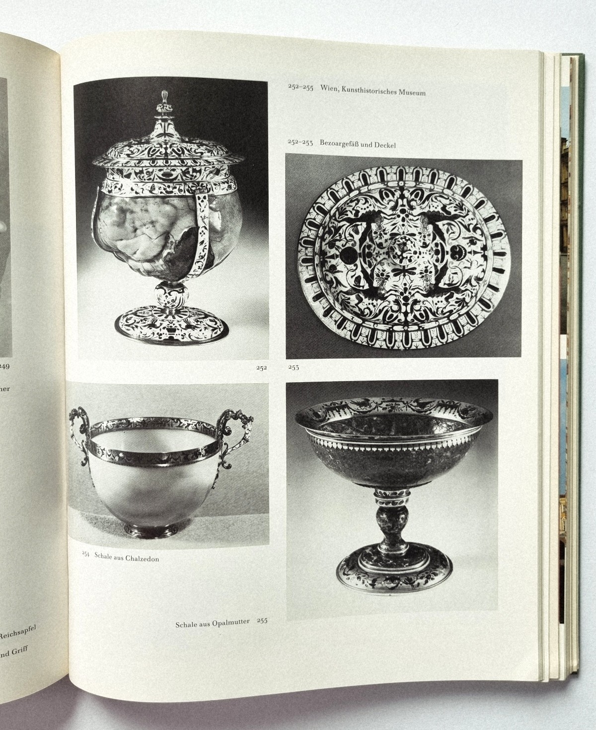 Buch Renaissance in Böhmen, Ansicht Bildseite Kunstgegenstände Bilder 252 bis 255
