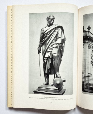 Plastik des 19. Jahrhunderts, Buchseite 56 Statue Blücher, Die Blauen Bücher 1961