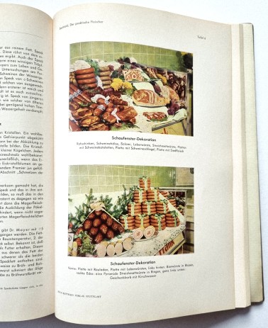 Der praktische Fleischer Bd 1 von 1956, Tafel 6, Metzgerei Schaufenster-Dekoration